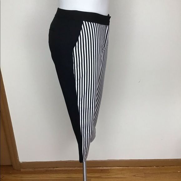 Chico’s black and white striped capris size 2 or equivalent to a 12/14. - Picture 2 of 7